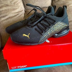 Puma Axelion Glam Sneakers